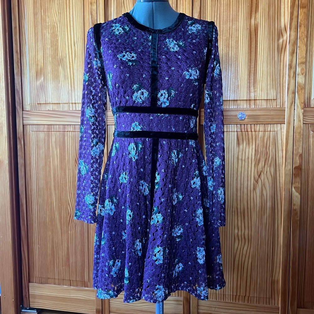 Xhilaration Lace Purple Floral Long Sleeve Dress With Velvet Accents Size Small